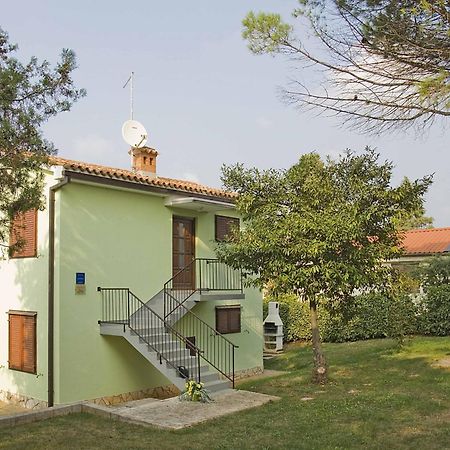 Daila Apartments Новиград Екстериор снимка