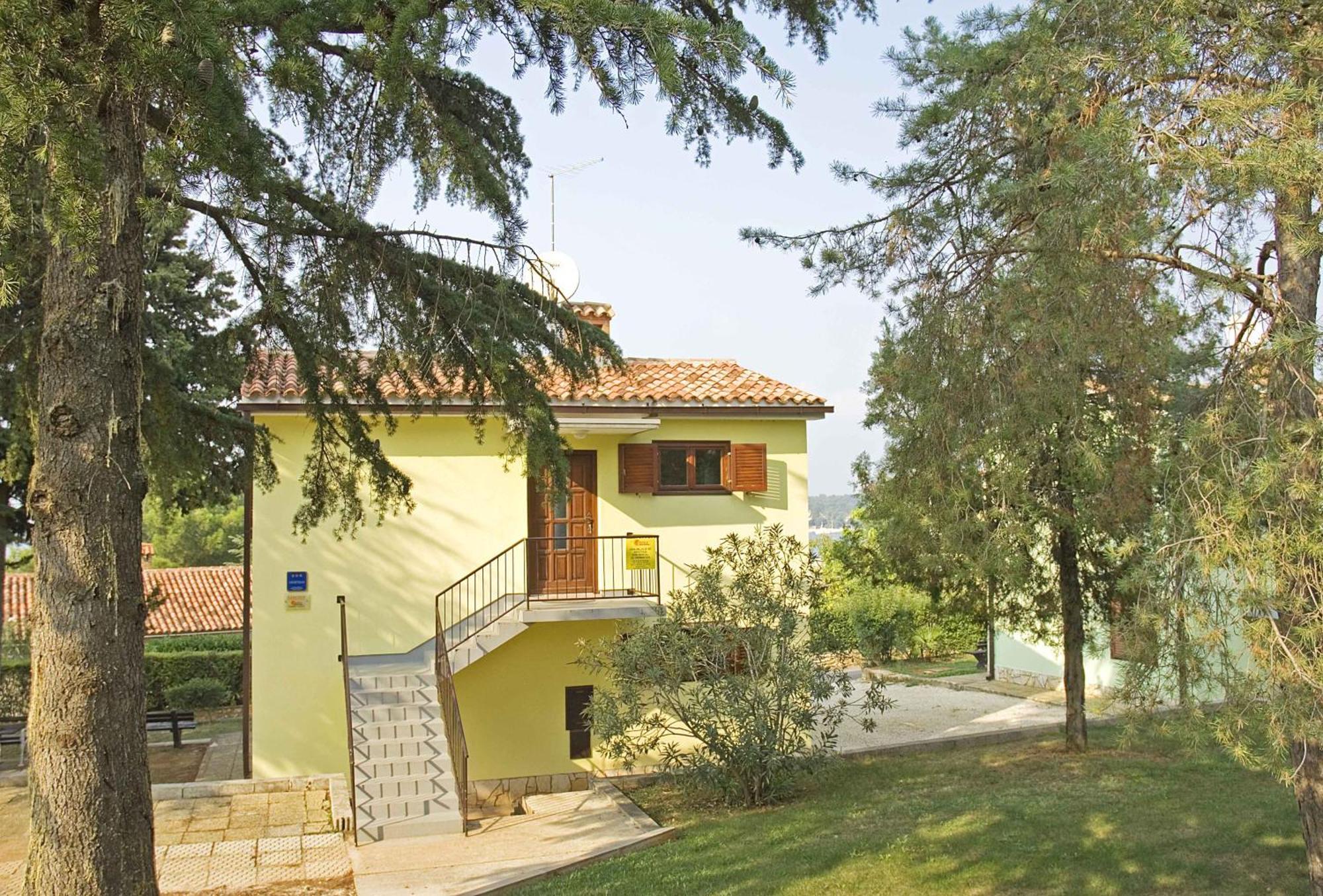Daila Apartments Новиград Екстериор снимка